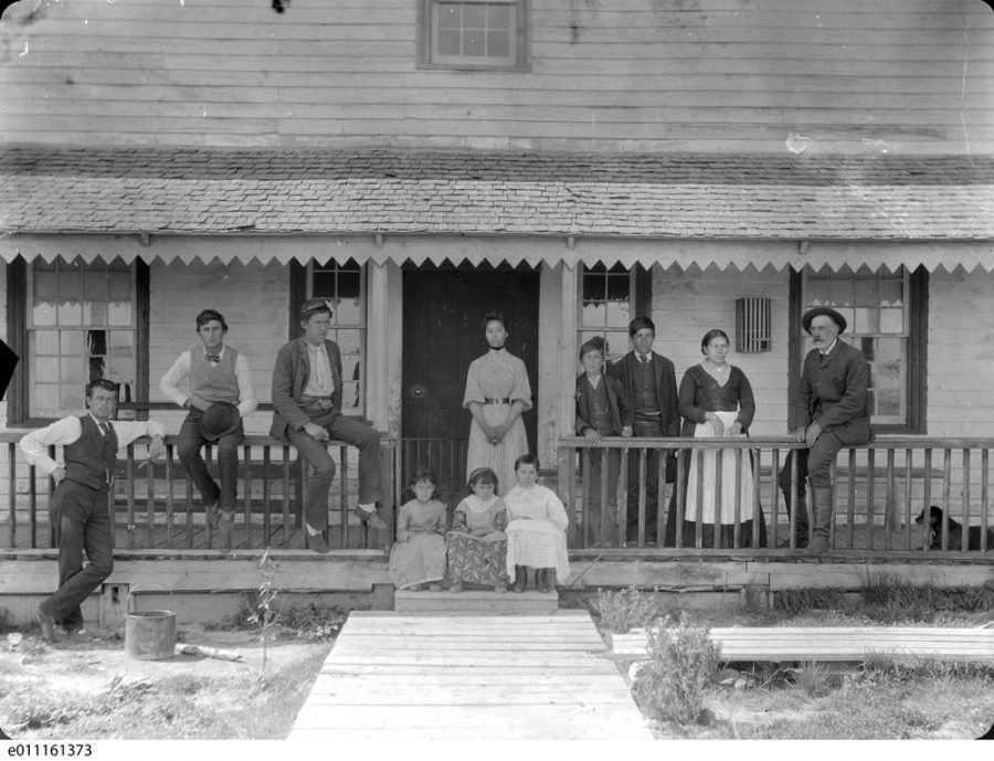 A historic image of what’s believed to be a Métis family.